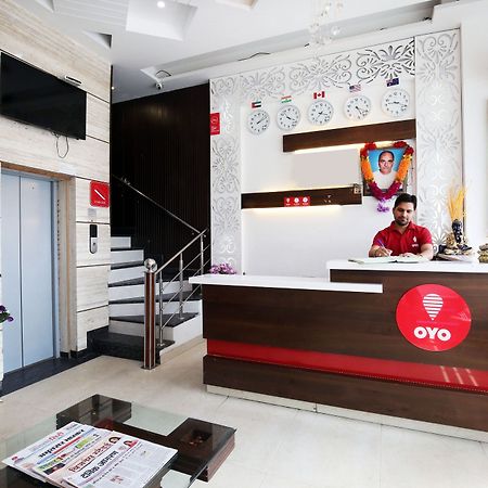Oyo Rooms City Centre Guru Nanak Bhawan アムリトサル エクステリア 写真