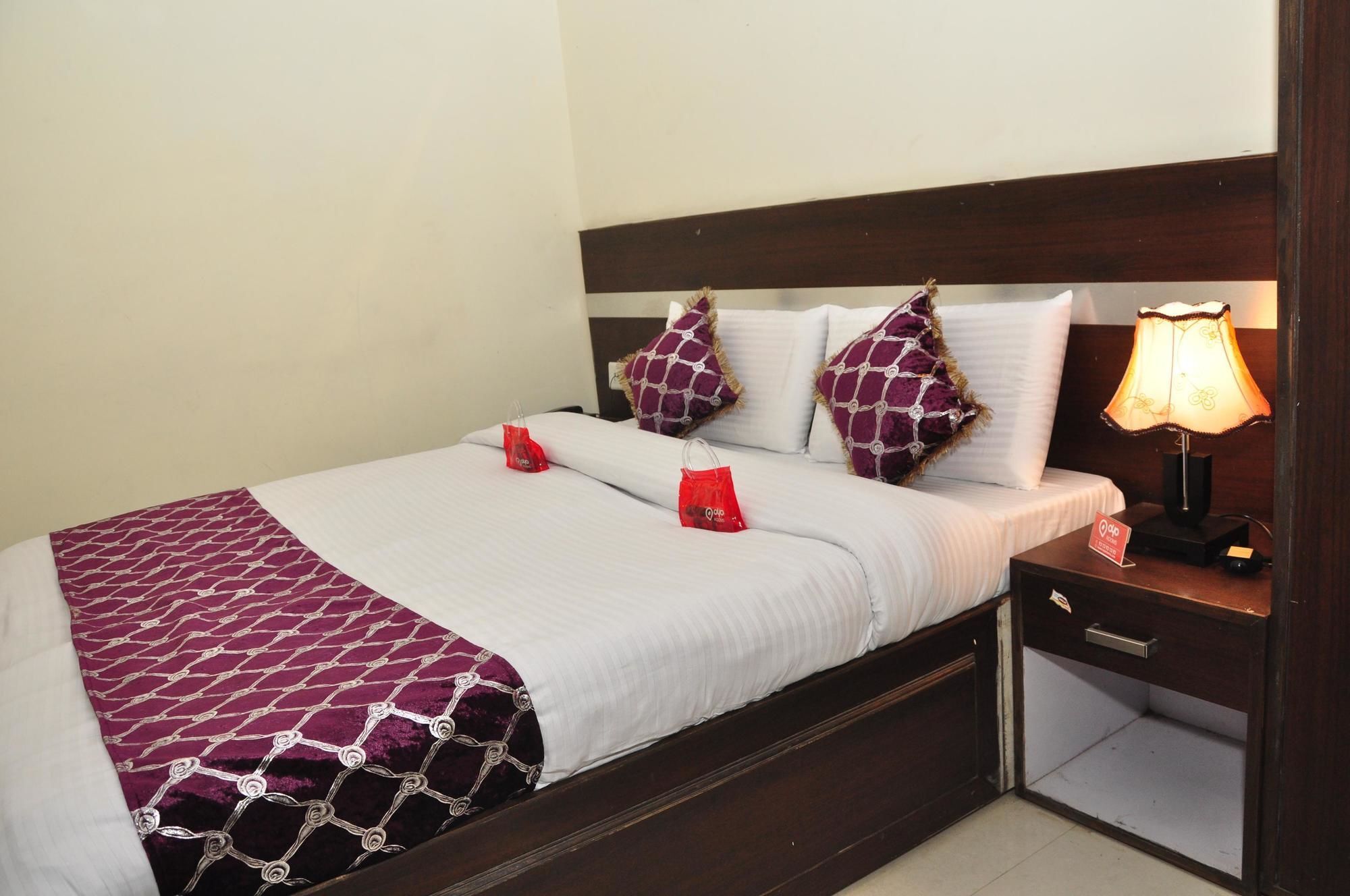Oyo Rooms City Centre Guru Nanak Bhawan アムリトサル エクステリア 写真