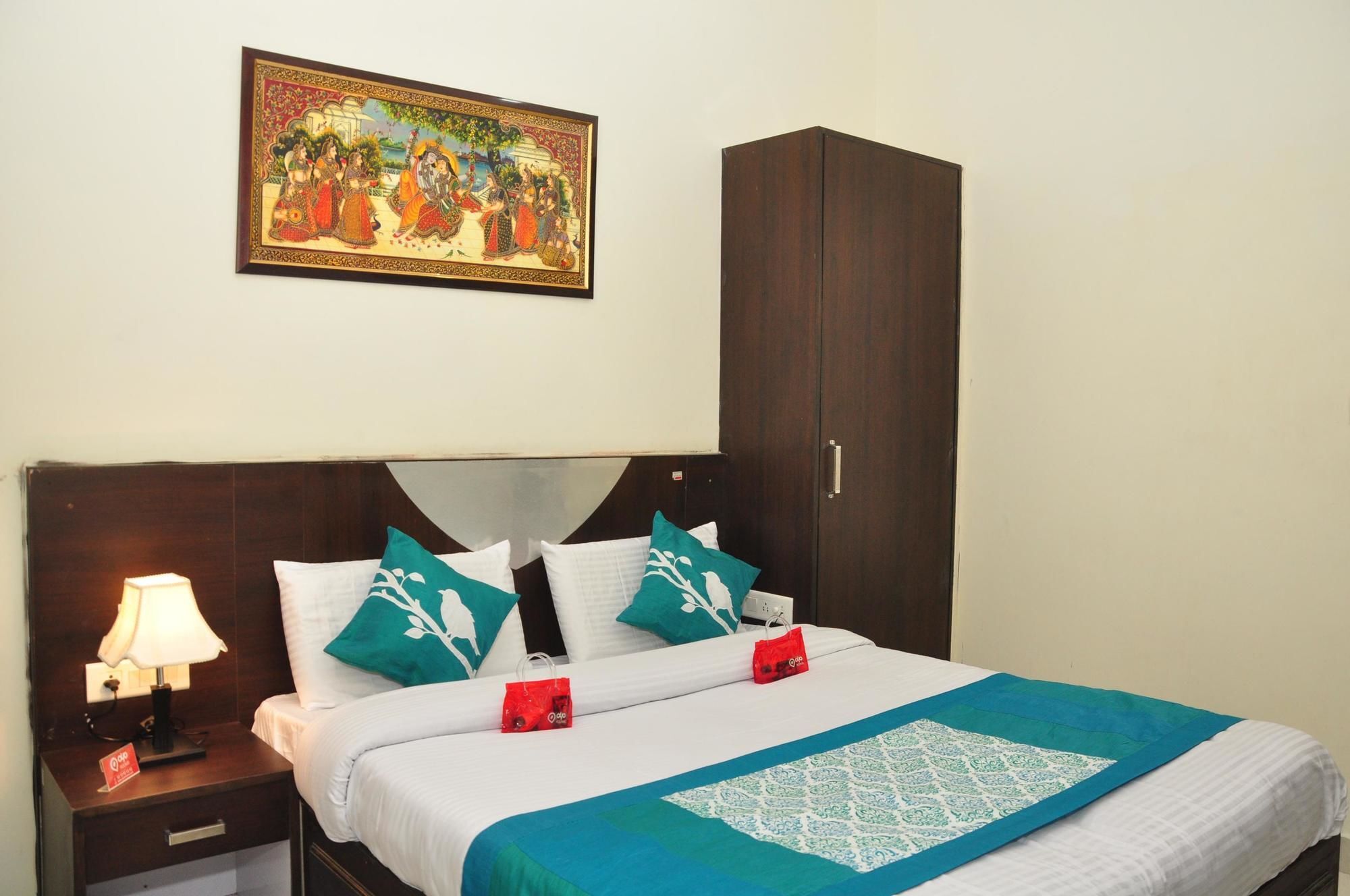 Oyo Rooms City Centre Guru Nanak Bhawan アムリトサル エクステリア 写真