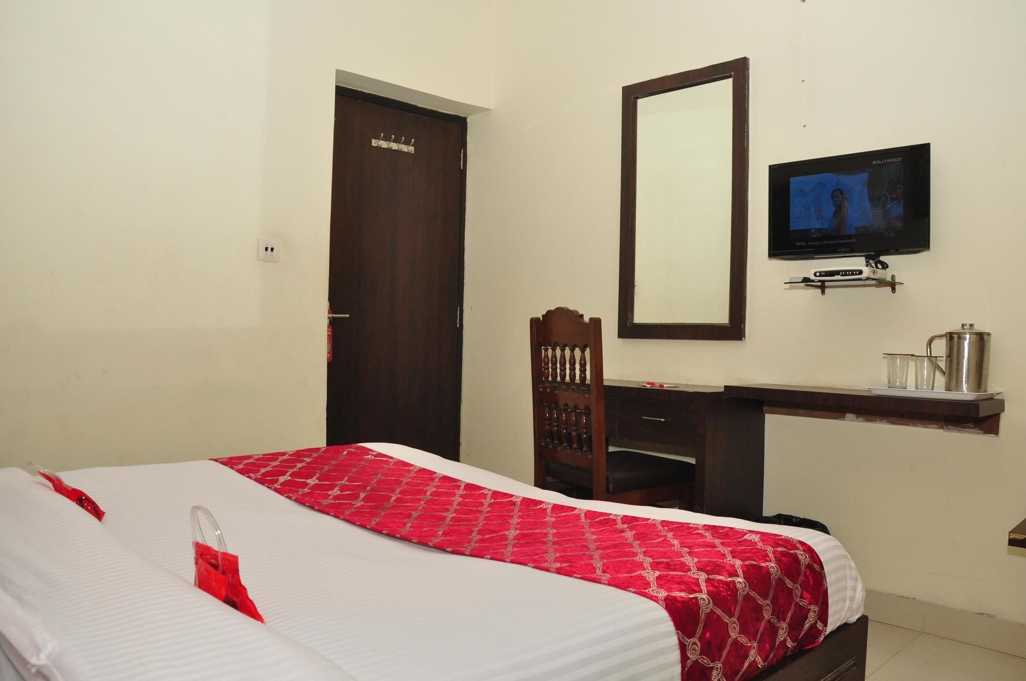 Oyo Rooms City Centre Guru Nanak Bhawan アムリトサル エクステリア 写真